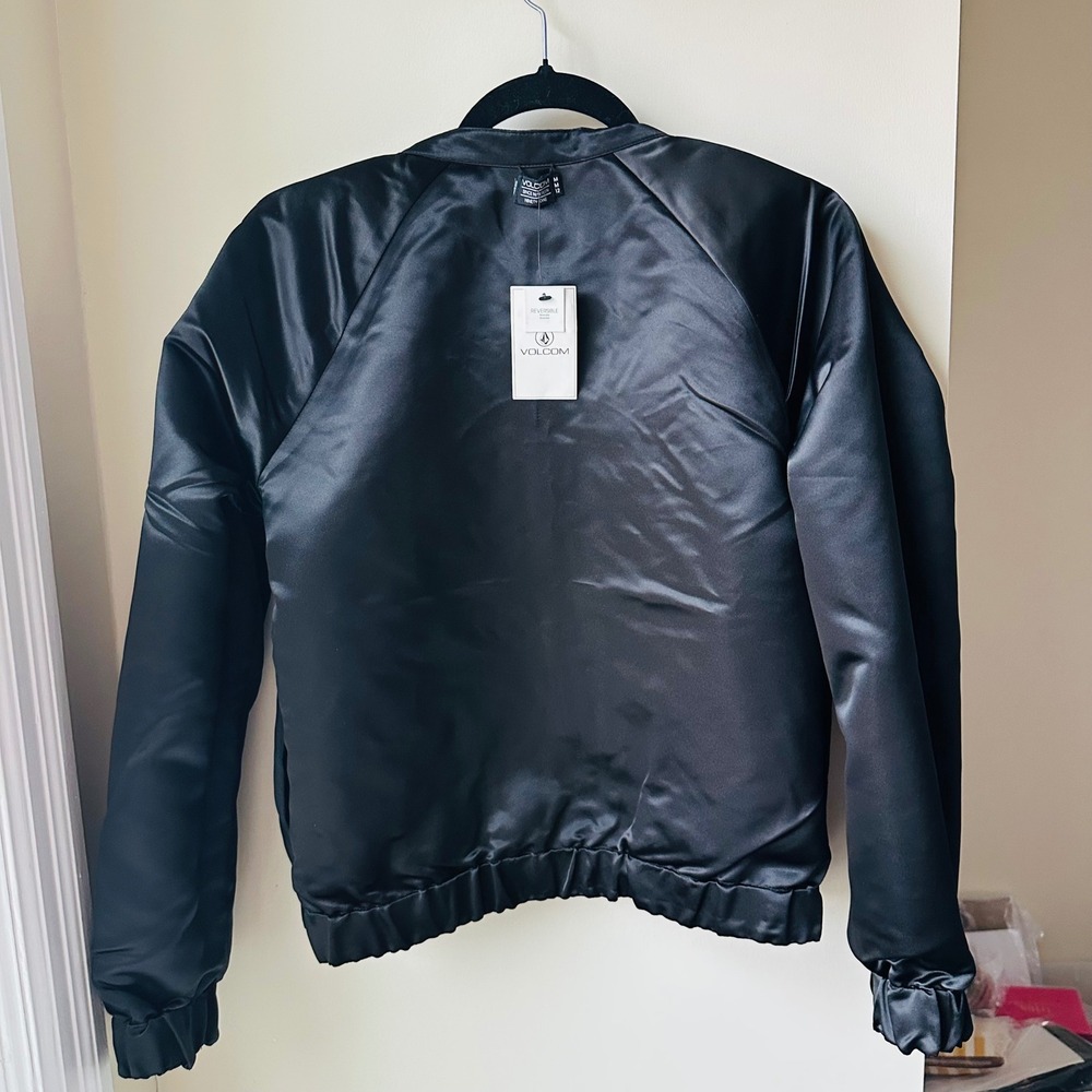 Volcom Womens Reversible‎ Satin Bomber Jacket Black Graphic Zip Up Medium NEW - Picture 7 of 9